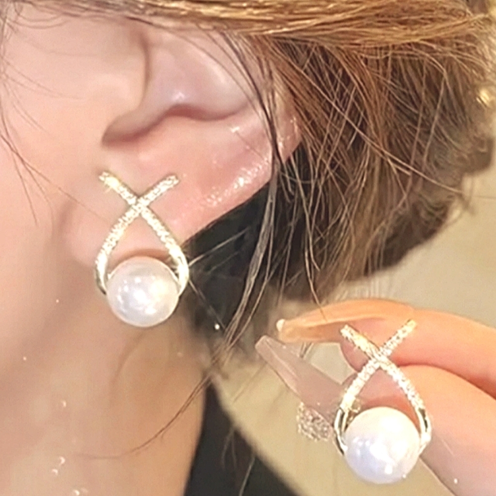 Gorgeous Pearl Gold Criss Cross Stud Earrings NEW in package